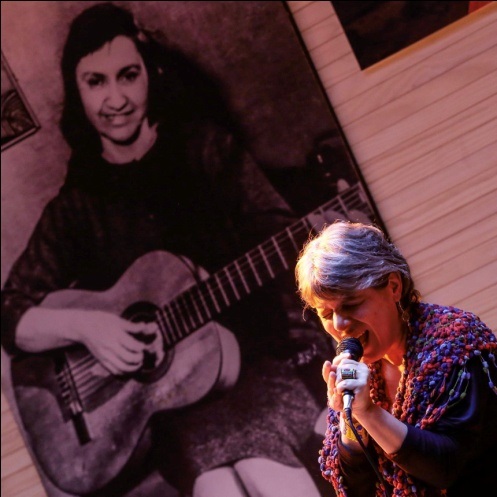 Marina Luppi presenta su nuevo disco «El arco de las Alianzas»