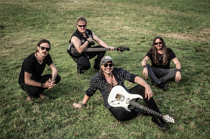 GÜRU, la banda española, festeja sus diez años