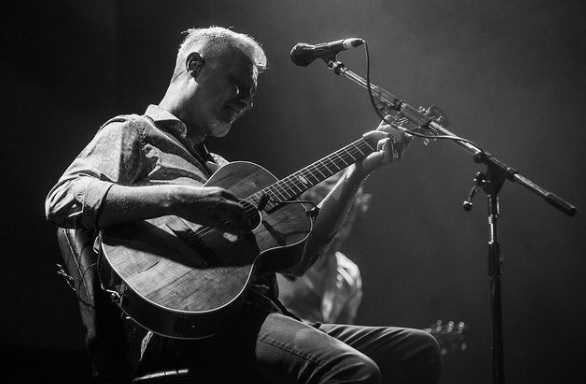 Pedro Aznar anuncia un show virtual donde repasará las canciones de su discografía