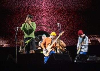 Red Hot Chili Peppers anunció su regreso al país con formación clásica