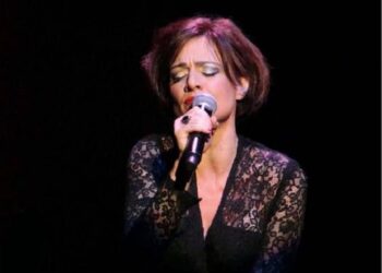 Virginia Innocenti vuelve con «En la luna, canciones de amor» en Pista Urbana