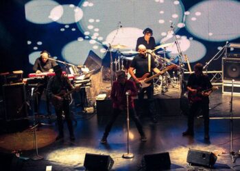 Virus en el Luna Park: aquella vieja modernidad que no pasa de moda