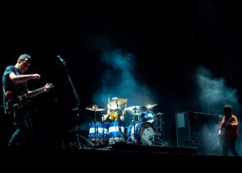 Divididos celebró sus 35 años de historia con un imponente show en Vélez