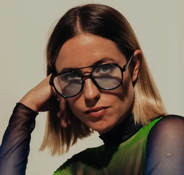 Victoria Engel, artista de la música electrónica, presenta su sello 444 Series