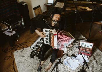 El Chango Spasiuk hace “taco y suela” en Niceto Club