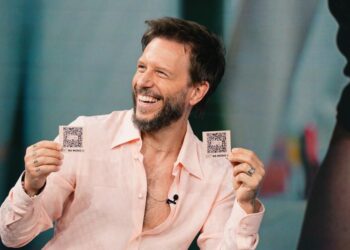 Noel Schajris es el primer artista en Latinoamérica en tener su APP de música llamada «Ns music en android» y en «Los de iphone»