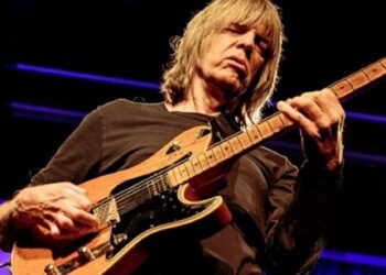 Mike Stern: «Siempre estoy tratando de aprender cosas nuevas porque la música es infinita»