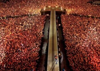 Vuelve AC/DC anunció su gira con un espectacular video del Monumental