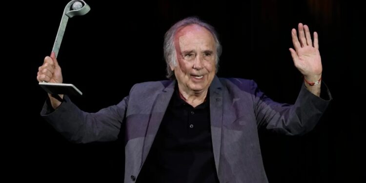 València se rinde ante Serrat, Manuel Vicent y Lola Herrera en los premios Pop Eye