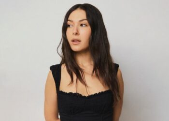 La ganadora del Latin Grammy® Nella estrena el video de «Qué bonito» con Maye