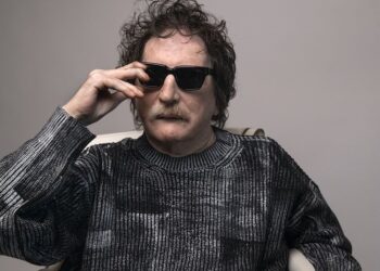 Ya salió «La lógica del escorpión», el nuevo álbum de Charly García
