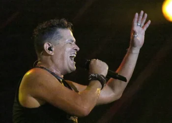 Carlos Vives puso el vallenato en lo alto del Festival de Jazz de Mompox