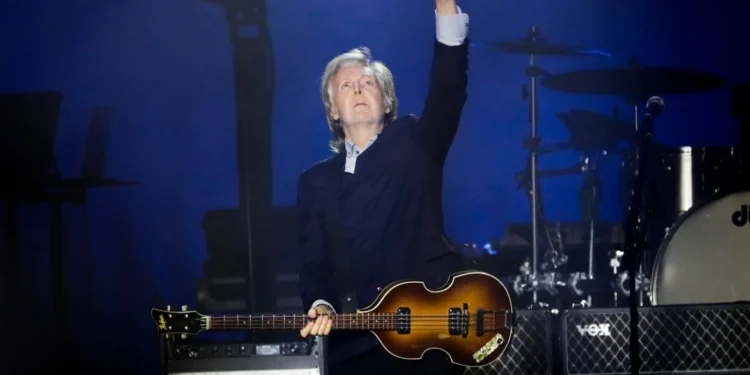 Paul McCartney reconquistó Bogotá en una noche nostálgica