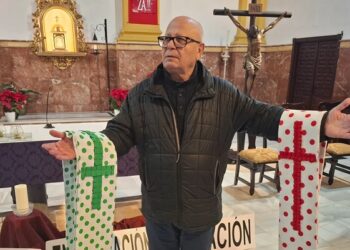 El ‘cura flamenco’ que baila en sus misas, un artista a los 76 años