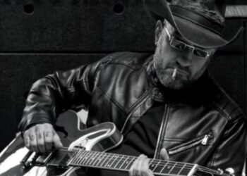 Pity Fernández presenta su nuevo disco titulado “Tuertos Vivos”