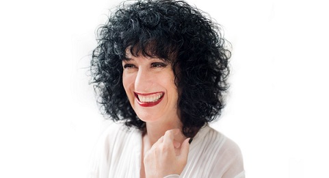 Julia Zenko canta «Nosotras»