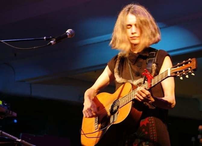 Juana Molina reedita en vinilo Segundo y funda su propio sello
