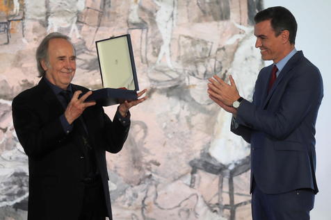 Joan Manuel Serrat fue condecorado