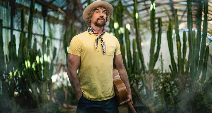 ‘Vuélame el corazón’ es el título de un nuevo disco de Macaco