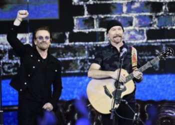 Bono, de concierto en el metro de Kiev