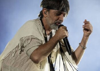 Babasónicos sigue con su «Bye bye Tour» y lanza su último disco en formato CD
