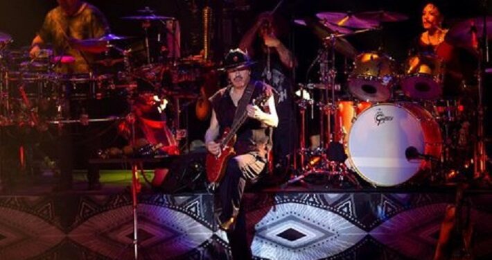 Santana se descompuso en el escenario por el calor