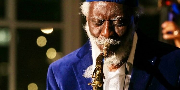 El saxofonista Pharoah Sanders, leyenda del jazz, falleció a los 81 años