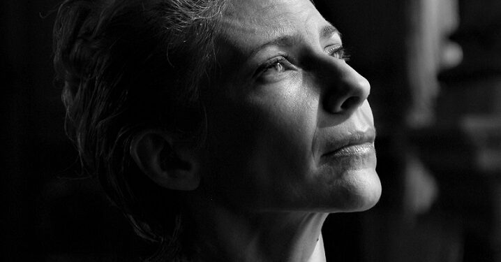 Elena Roger lanza su videoclip del soundtrack: “Un instante irresistible”