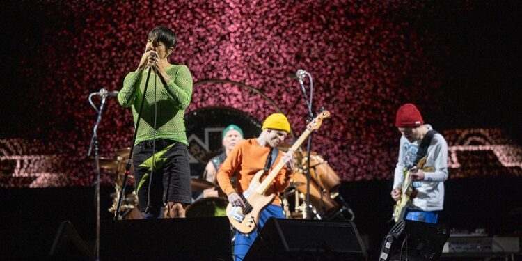 Red Hot Chili Peppers anunció su regreso al país con formación clásica