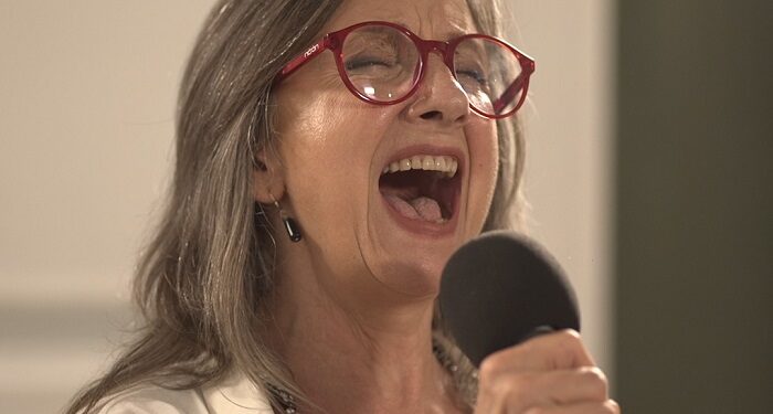 Liliana Vitale entrega nuevas canciones como «Pistas» para «curar y calmar»