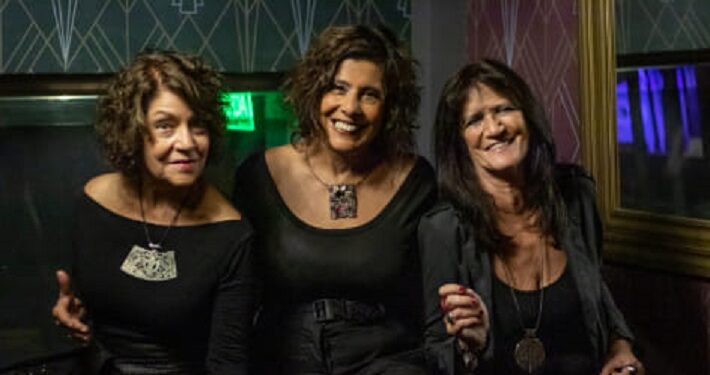 La Negra Chagra, Magdalena León y Lucrecia Merico hacen un show imperdible titulado «Y tan contentas»