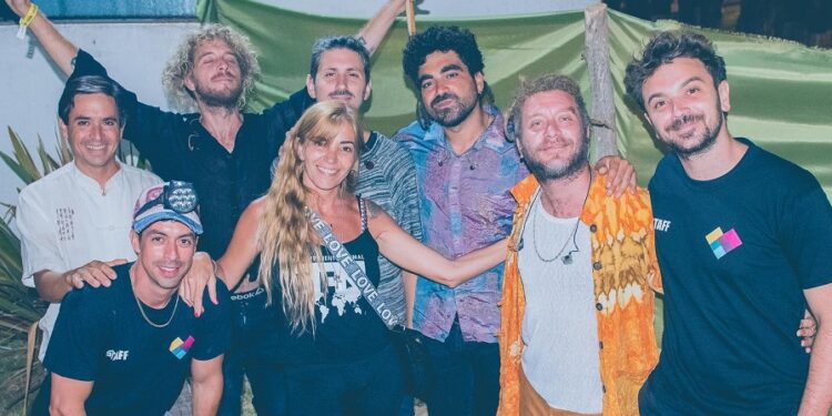 Mientras prepara su gira por Europa, «Todo Aparenta Normal» presenta su nuevo disco en Vorterix