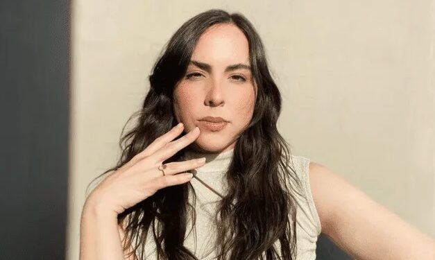 Cantante mexicana causa polémica tras no asistir nadie a su concierto