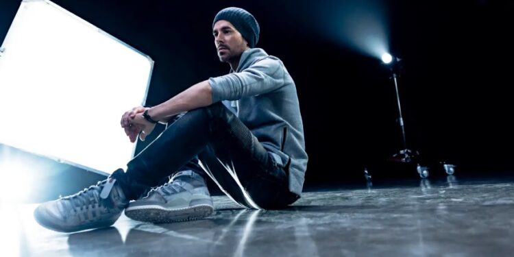 Enrique Iglesias dice que se despide de los discos, pero seguirá en la música