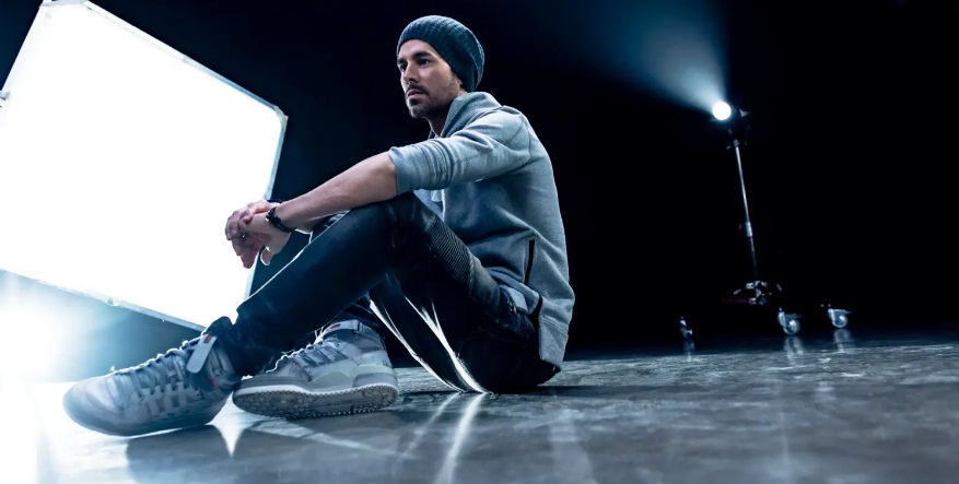 Enrique Iglesias dice que se despide de los discos, pero seguirá en la música
