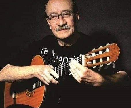 Julio Lacarra se presenta en el Ciclo «Jueves Musicales en Las Violetas»,  Rivadavia y Medrano