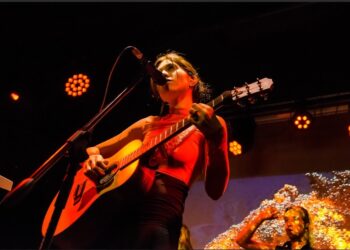 Amanda Pujó presenta su nuevo single y video titulado «Esperar»