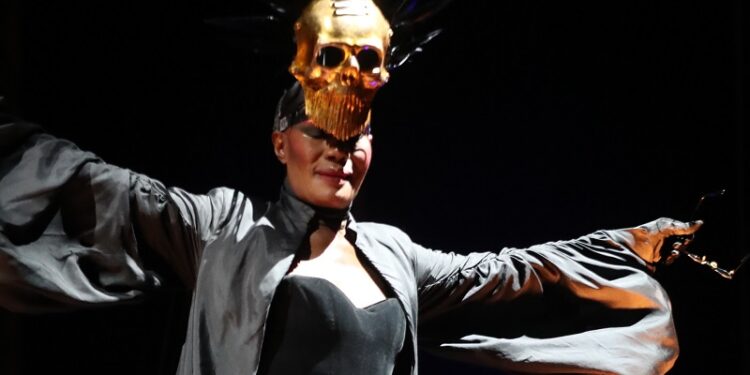 Grace Jones ejerce de diva y pone a bailar al Bilbao BBK Live con sus éxitos de los 80