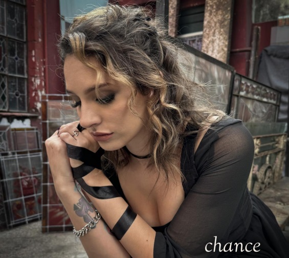 Maggie Sky presente «Chance»