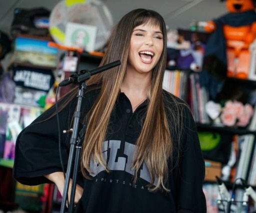 Nathy Peluso presenta su Tiny Desk Concert por NPR