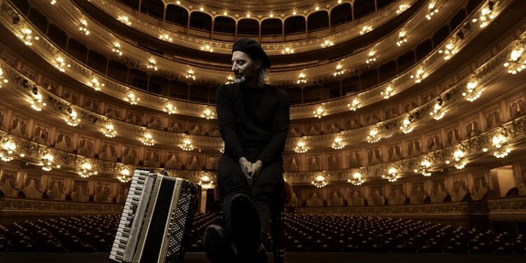 El Chango Spasiuk cumple 35 años en el Teatro Colón
