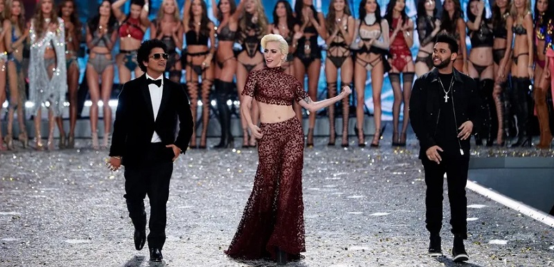 Lady Gaga quiere morir con una sonrisa junto a Bruno Mars en su nuevo sencillo