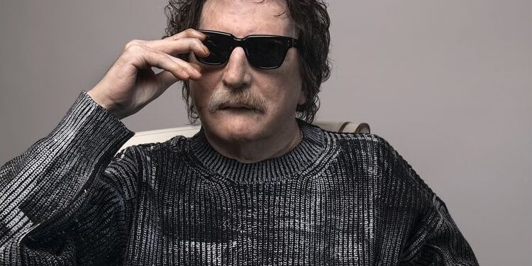 Ya salió «La lógica del escorpión», el nuevo álbum de Charly García