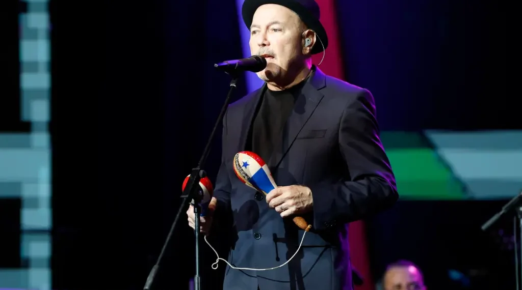 Rubén Blades denuncia el uso no autorizado de su música en una parodia de Vox