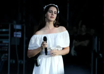 La cantante Lana del Rey lanza por sorpresa «Henry, Come On», primer sencillo de su nuevo álbum