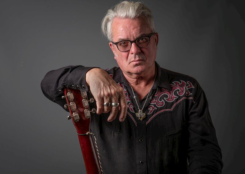 Mike Badger presenta «Devils, Ghosts & Firearms»