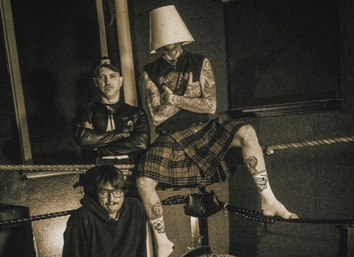 Los punk-rockeros de Oshawa, PLZ RESPOND, lanzan su nuevo y explosivo sencillo «Gold Rush