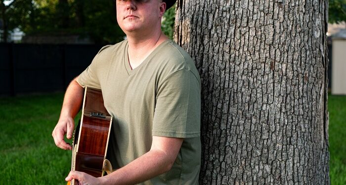 Christopher James hoy presenta «Shotgun County Pawn and Gun»