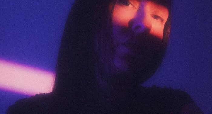 La artista de dream pop Eau the Music presenta su nuevo sencillo «In This Silence»