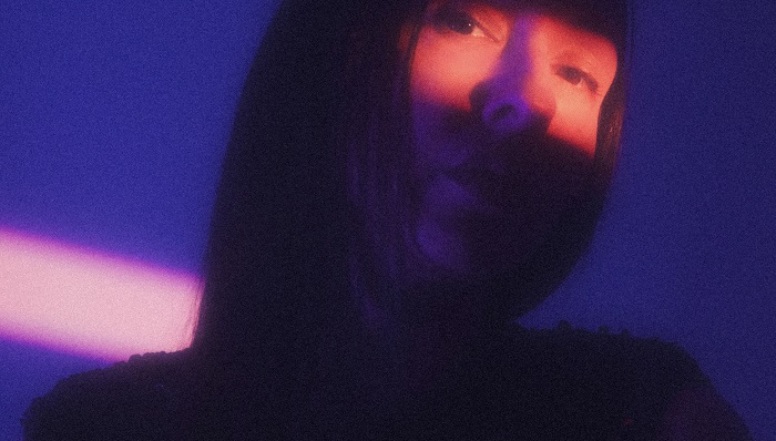 La artista de dream pop Eau the Music presenta su nuevo sencillo «In This Silence»